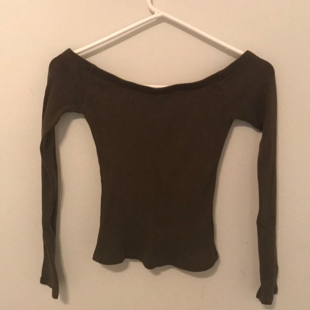 Off the shoulder ribbed long sleeve